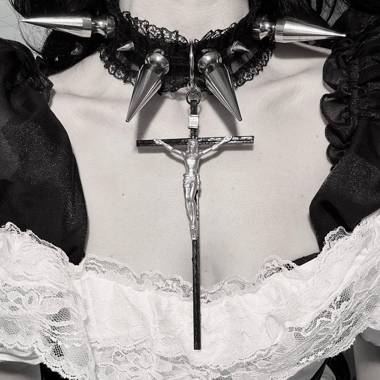 Unholy spike choker