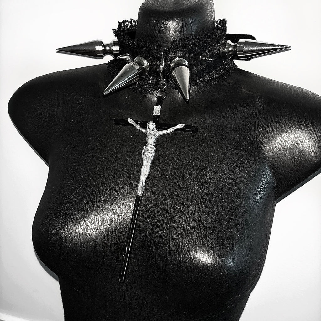 Unholy spike choker