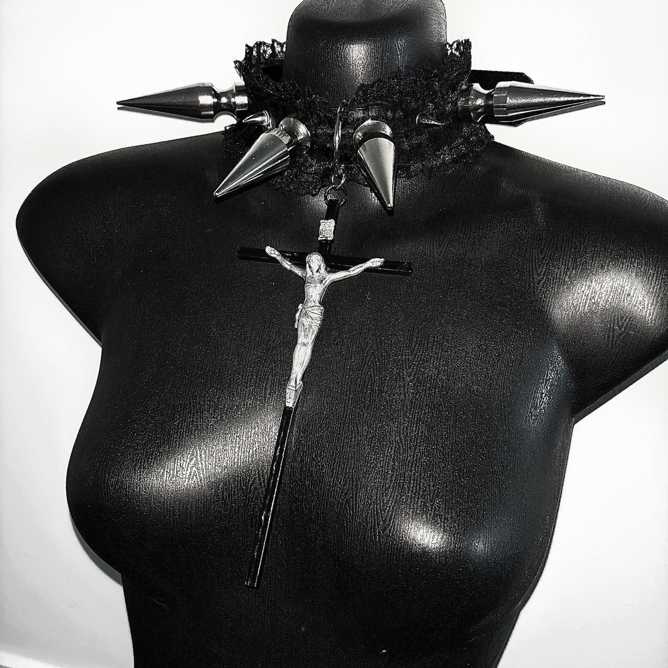 Unholy spike choker