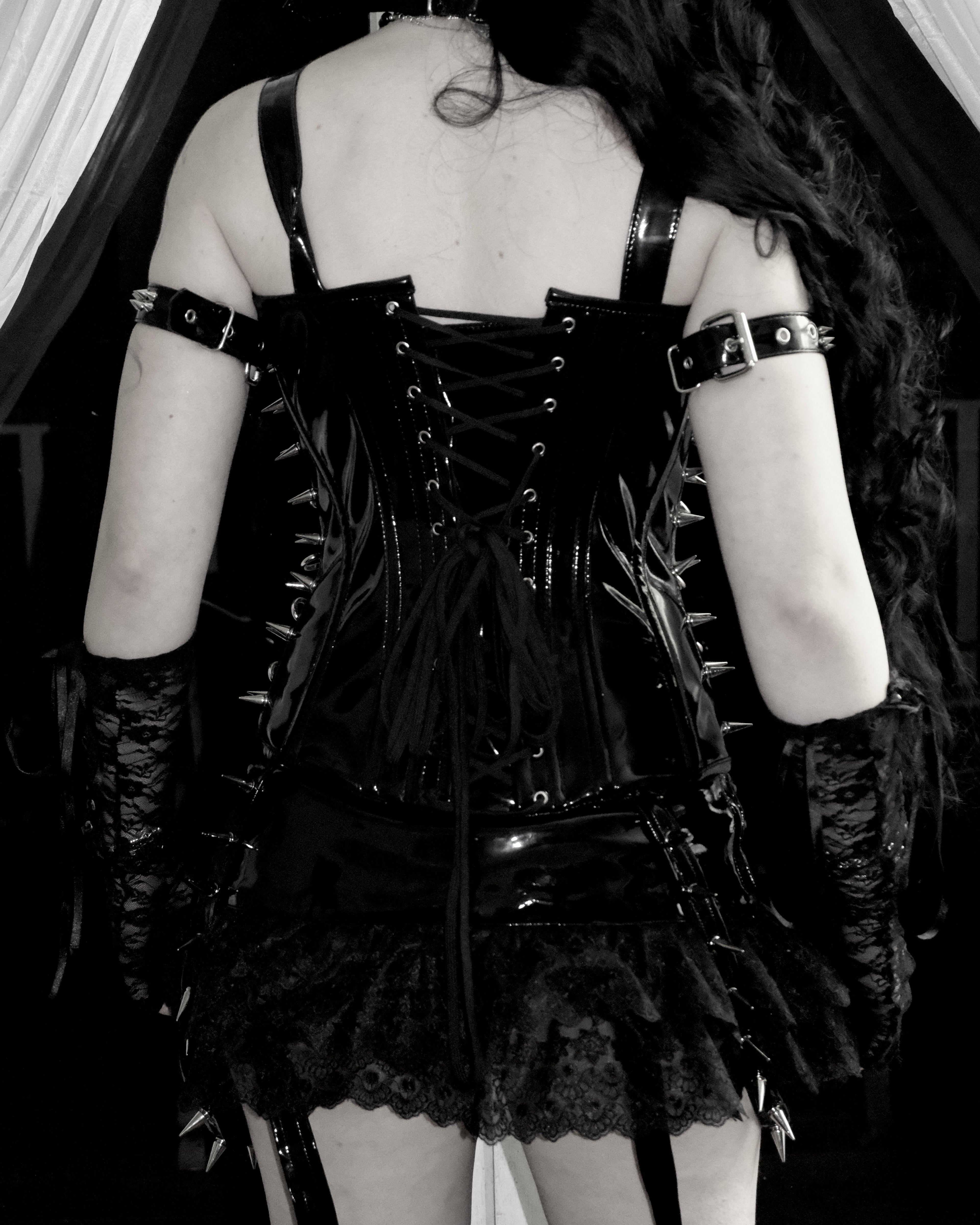 Xtreme spike corset